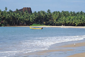www.ayurveda-india.it:  Vista della spiaggia sul Bekal Fort, Kerala , India del Sud