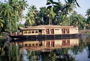 www.ayurveda-india.it: houseboat per crociere sui canali navigabili del Kerala