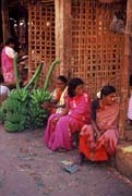www.ayurveda-india.it:  Signore al mercato di Kochin, kerala - India del Sud